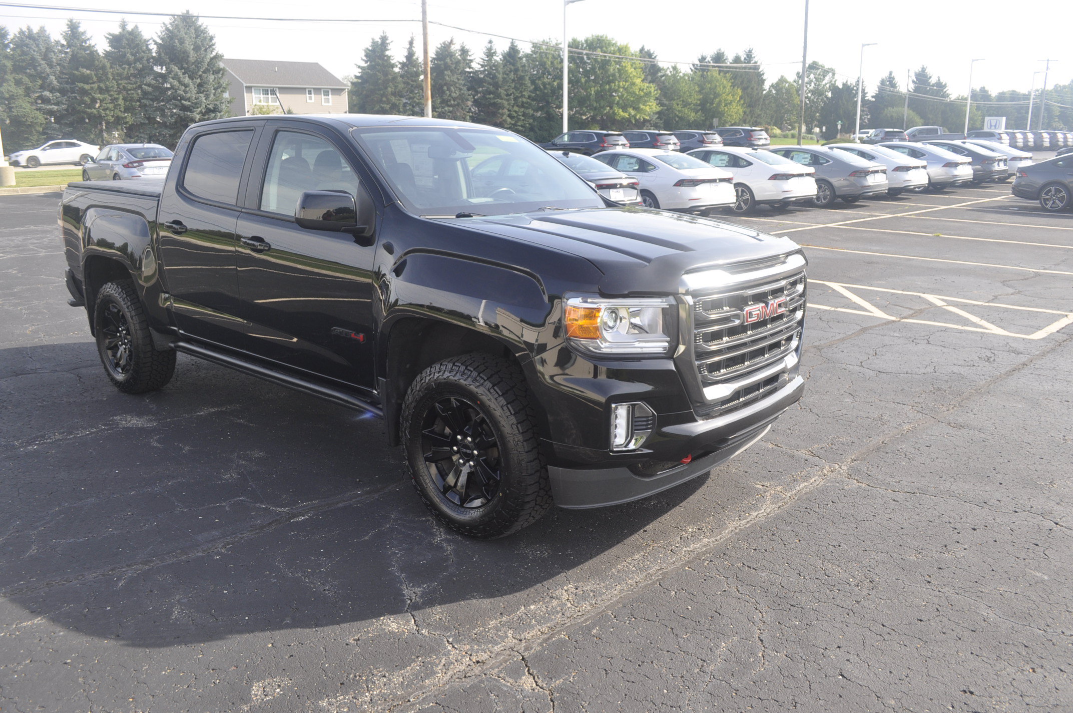 Used 2022 GMC Canyon AT4 AWD/4WD image 1