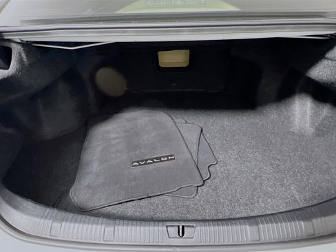 Used 2016 Toyota Avalon XLE image 34