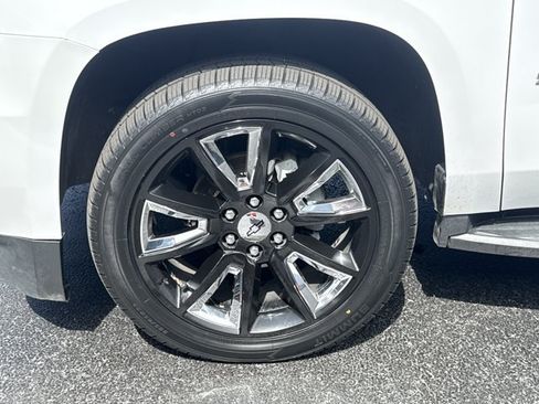 Used 2019 Chevrolet Suburban LT AWD/4WD image 16