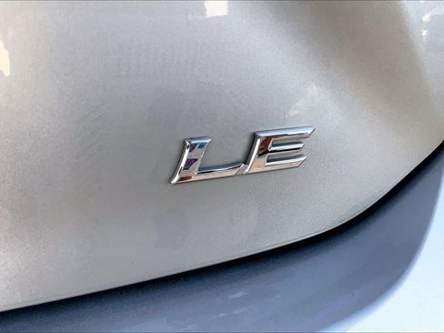 Used 2025 Toyota Camry LE FWD image 10