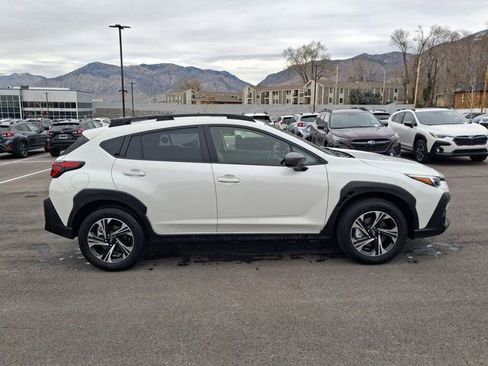 Used 2025 Subaru Crosstrek 2.0i Premium image 2