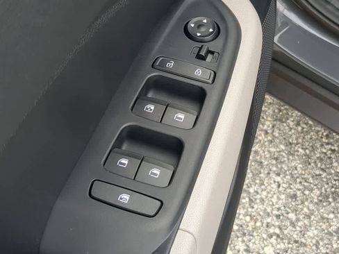 New 2026 Hyundai Venue SEL image 18