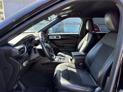 Used 2023 Ford Explorer ST-Line AWD/4WD image 14