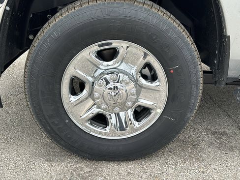 New 2026 RAM 3500 Tradesman AWD/4WD image 9