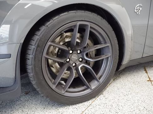 Used 2018 Dodge Challenger SRT Hellcat RWD image 6