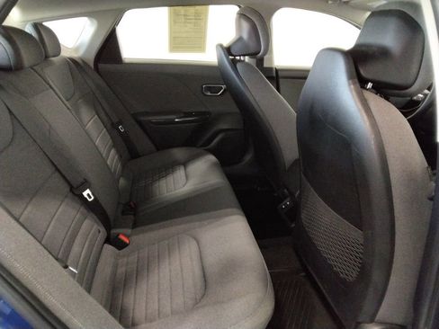 Used 2025 Kia K4 EX image 32