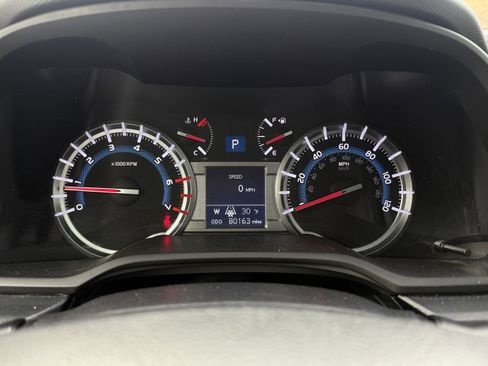 Used 2018 Toyota 4Runner TRD Off-Road Premium image 17