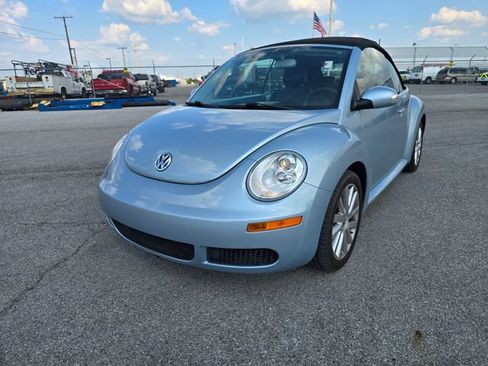 Used 2010 Volkswagen Beetle Convertible FWD image 7