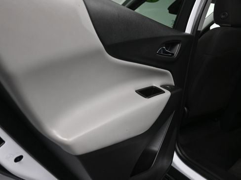 Used 2022 Chevrolet Equinox LS w/ LS Convenience Package image 19