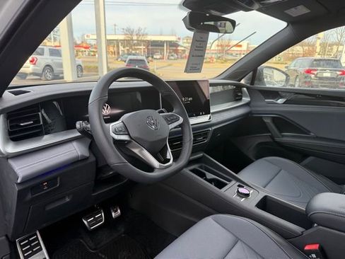New 2026 Volkswagen Tiguan SE R-Line image 10