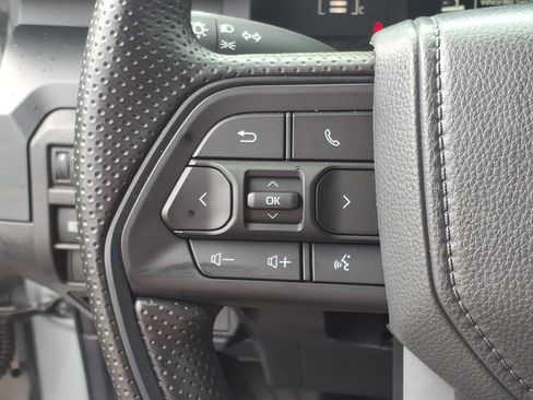 Certified 2025 Toyota Tacoma SR AWD/4WD image 17
