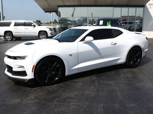 Used 2021 Chevrolet Camaro SS RWD image 6