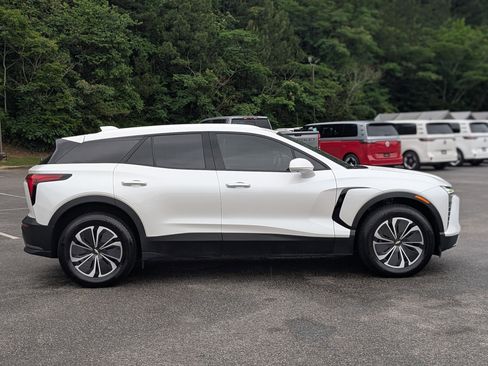 Used 2024 Chevrolet Blazer EV LT AWD/4WD image 10