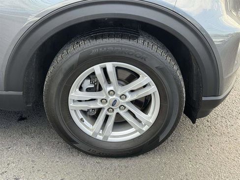 Used 2022 Ford Explorer XLT image 26