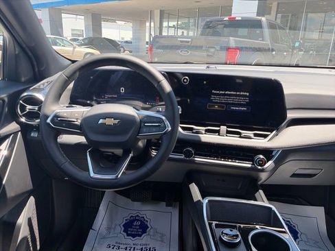 New 2026 Chevrolet Equinox LT AWD/4WD image 14