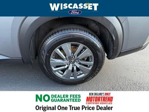 Used 2024 Nissan Pathfinder SV image 25