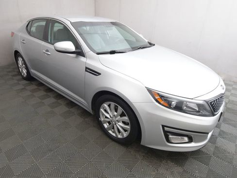 Used 2015 Kia Optima LX image 3