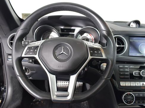 Used 2016 Mercedes-Benz SL 550 image 16