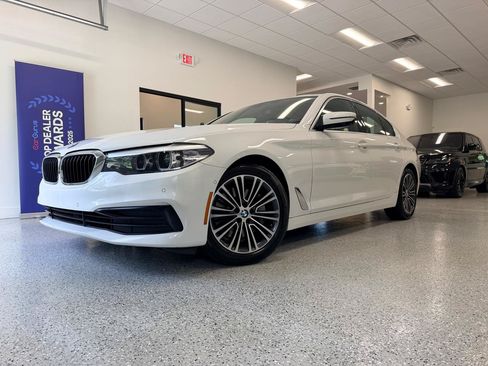 Used 2019 BMW 530i w/ Premium Package RWD image 2