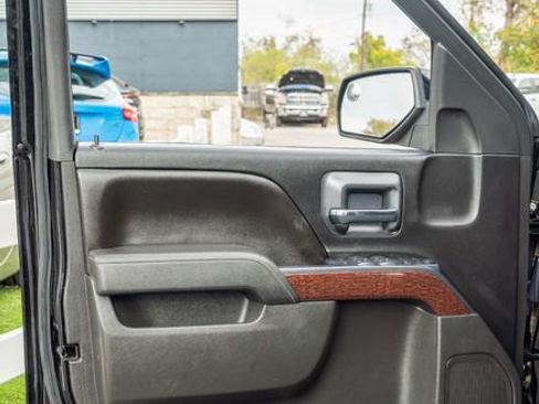 Used 2015 GMC Sierra 1500 SLE w/ SLE Value Package image 17