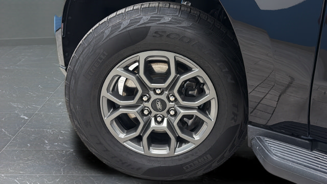 Used 2024 Ford Expedition XLT AWD/4WD image 39