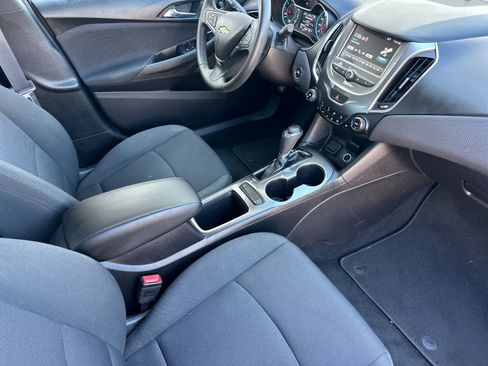 Used 2017 Chevrolet Cruze LT w/ Convenience Package FWD image 15