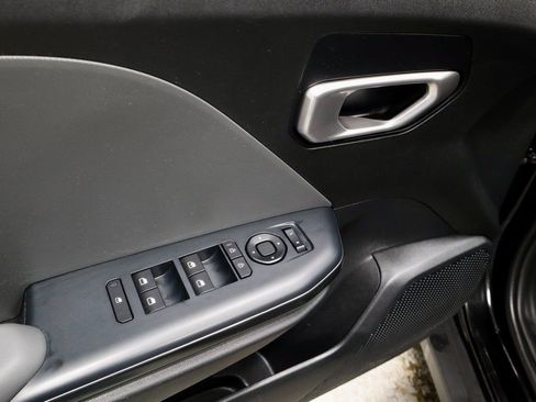 Used 2025 Kia K4 LXS image 22