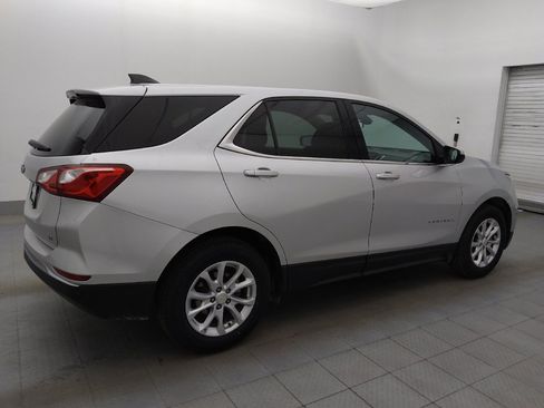 Used 2020 Chevrolet Equinox LT w/ Driver Convenience Package image 10