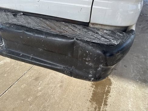 Used 2006 Ford E-250 and Econoline 250 Commercial image 11