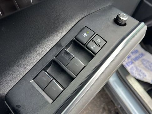 Used 2021 Toyota Highlander Limited image 30