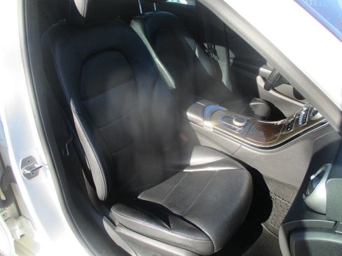 Used 2017 Mercedes-Benz C 300 4MATIC Sedan image 8