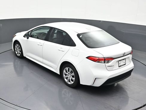 Used 2025 Toyota Corolla LE image 17