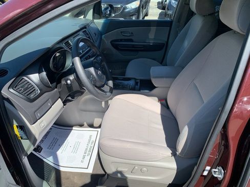Used 2016 Kia Sedona LX w/ LX Convenience Package FWD image 10
