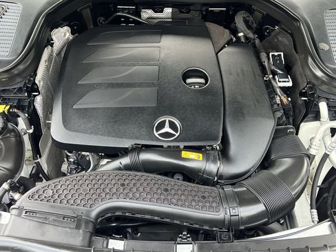 Used 2022 Mercedes-Benz GLC 300 4MATIC w/ Premium Package Lite image 34