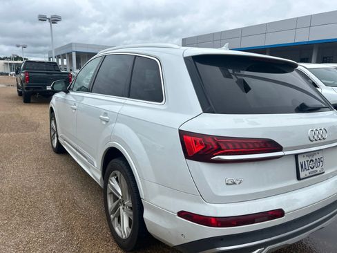 Used 2021 Audi Q7 2.0T Premium w/ Convenience Package AWD/4WD image 13