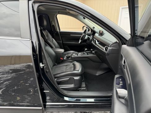 Used 2019 MAZDA CX-5 Touring image 3