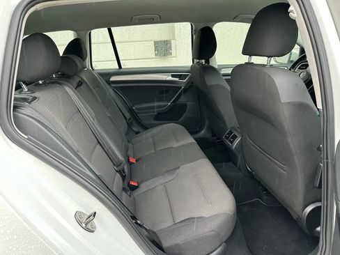 Used 2017 Volkswagen Golf S image 13