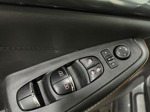 Used 2019 Nissan Maxima SR w/ Sport Mat Group image 22