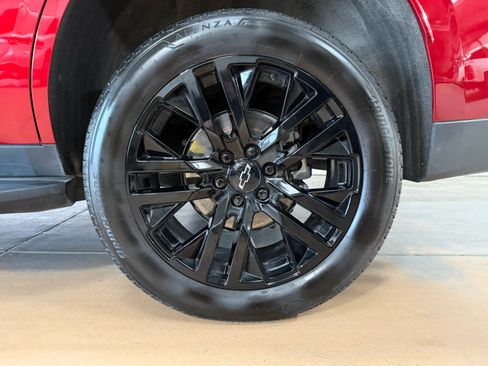 Used 2026 Chevrolet Tahoe Premier AWD/4WD image 8