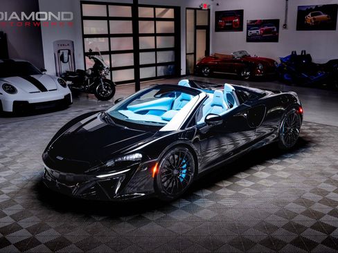 Used 2026 McLaren Artura Spider RWD image 84