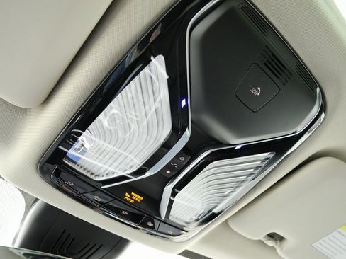 Used 2022 BMW X7 xDrive40i w/ Cold Weather Package image 36