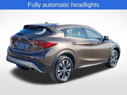 Used 2018 INFINITI QX30 Premium w/ Navigation Package image 6