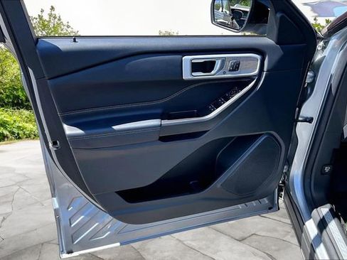 Used 2020 Ford Explorer Limited w/ Class III Trailer Tow Package image 21