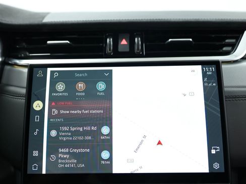 Used 2021 Jaguar F-PACE SVR image 31