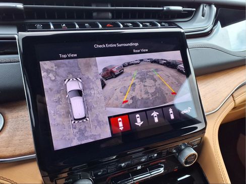 New 2025 Jeep Grand Cherokee Summit image 14