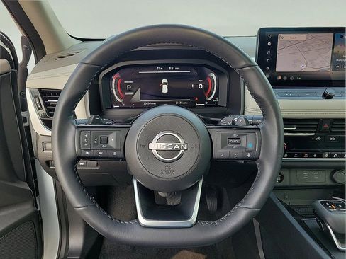 Used 2024 Nissan Rogue SL w/ SL Premium Package FWD image 19