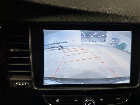 Used 2018 Buick Encore Essence FWD image 17