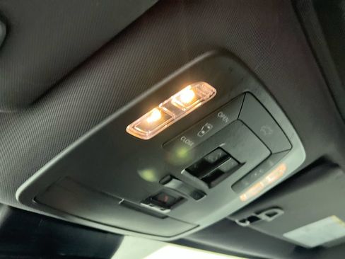 Used 2023 Toyota Sienna XSE FWD image 14