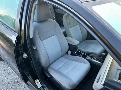 Used 2016 Toyota Corolla LE FWD image 15