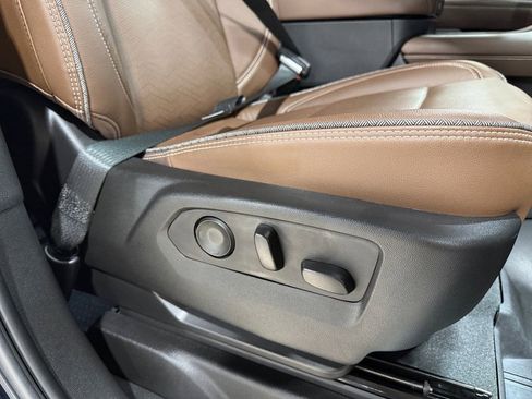 Used 2021 Chevrolet Tahoe High Country image 16